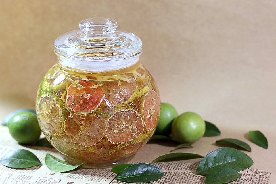 Acqua e limone depurativa: ecco perché e come agire